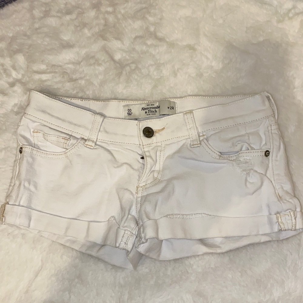 ABERCROMBIE white shorts